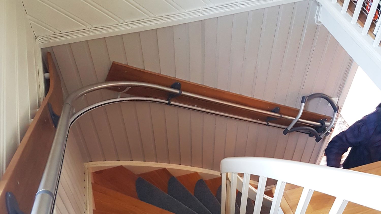 Trappehjelp med AssiStep gjør trappen din trygg og sikker